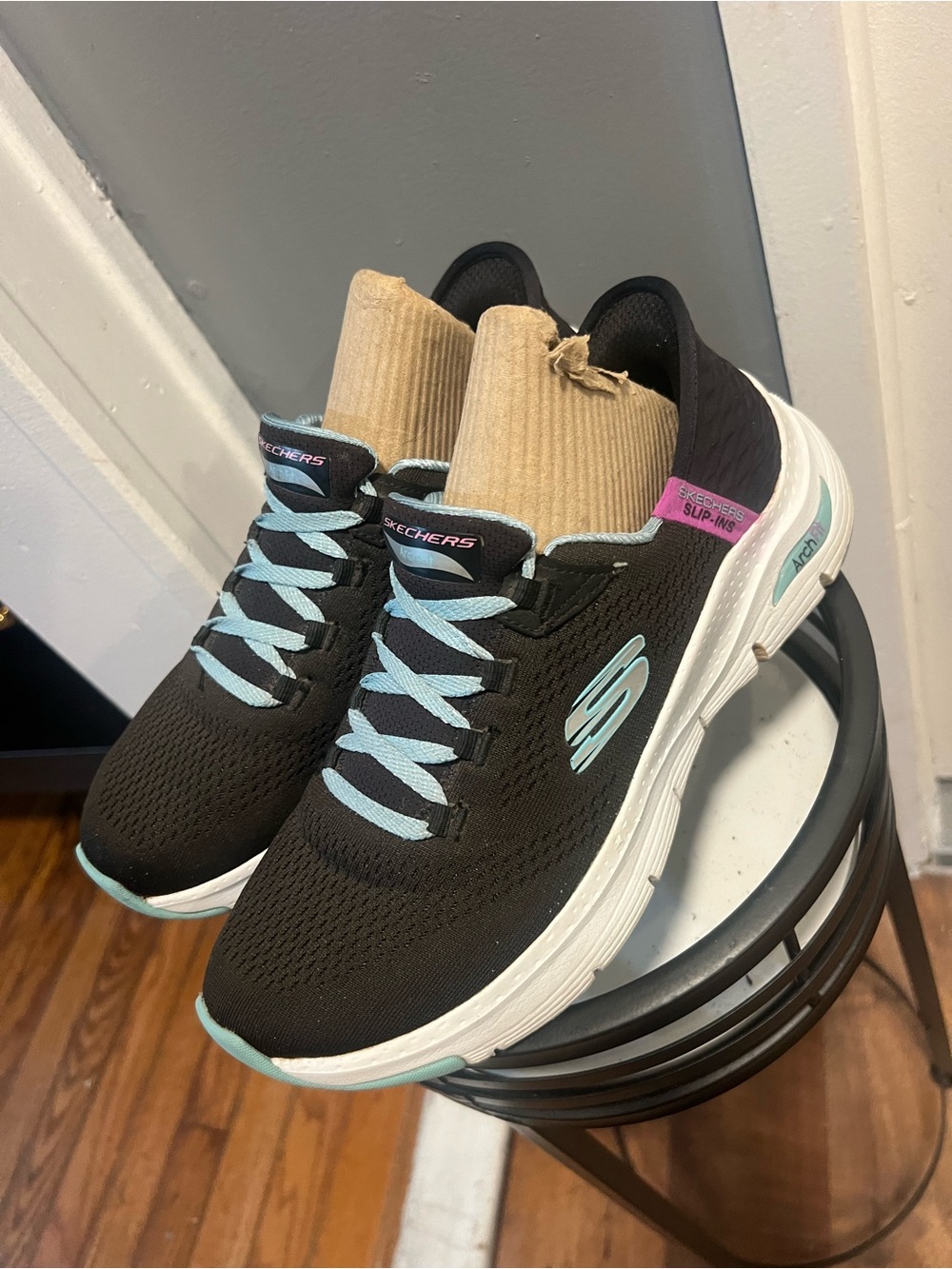 Women's 8 Skechers Hands Free Slip-ins Arch Fit Black Knit White, Turquoise